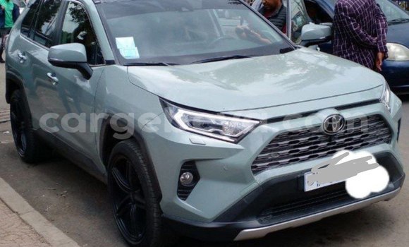 Oofamaa Toyota RAV4 Other Makiinaa iti Addis–Ababa keessatti Ethiopia keessatti Oofamaa Toyota RAV4 Other Makiinaa iti Addis–Ababa keessatti Ethiopia keessatti