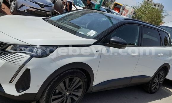 Haaraa Peugeot 508 White Makiinaa iti Addis–Ababa keessatti Ethiopia keessatti Haaraa Peugeot 508 White Makiinaa iti Addis–Ababa keessatti Ethiopia keessatti