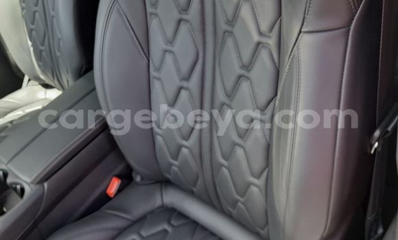 Haaraa Peugeot 508 White Makiinaa iti Addis–Ababa keessatti Ethiopia keessatti Haaraa Peugeot 508 White Makiinaa iti Addis–Ababa keessatti Ethiopia keessatti