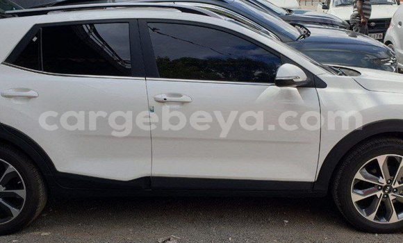 Buy New Kia Stonic White Car in Addis–Ababa in Ethiopia Buy New Kia Stonic White Car in Addis–Ababa in Ethiopia