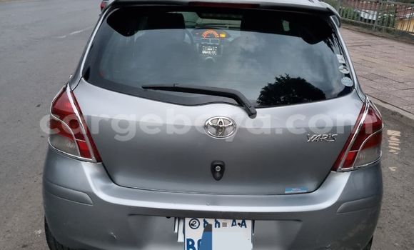 ይግዙ ያገለገለ Toyota Yaris Beige መኪና በ አዲስ አበባ በ ኢትዮጵያ ይግዙ ያገለገለ Toyota Yaris Beige መኪና በ አዲስ አበባ በ ኢትዮጵያ