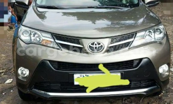 Oofamaa Toyota RAV4 Other Makiinaa iti Addis–Ababa keessatti Ethiopia keessatti Oofamaa Toyota RAV4 Other Makiinaa iti Addis–Ababa keessatti Ethiopia keessatti