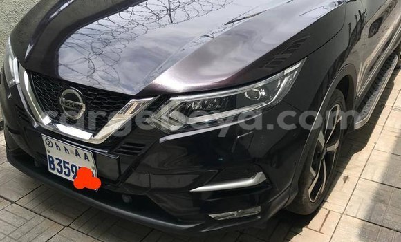 Oofamaa Nissan Qashqai Brown Makiinaa iti Addis–Ababa keessatti Ethiopia keessatti Oofamaa Nissan Qashqai Brown Makiinaa iti Addis–Ababa keessatti Ethiopia keessatti