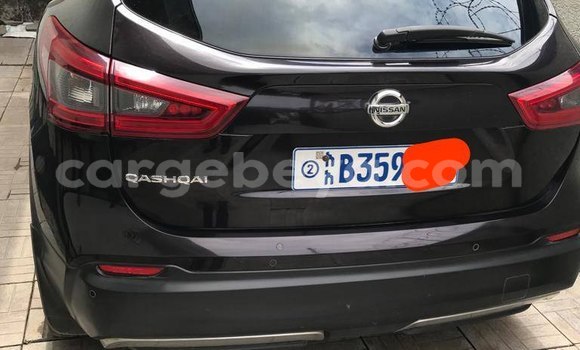 Oofamaa Nissan Qashqai Brown Makiinaa iti Addis–Ababa keessatti Ethiopia keessatti Oofamaa Nissan Qashqai Brown Makiinaa iti Addis–Ababa keessatti Ethiopia keessatti