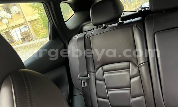 Oofamaa Nissan Qashqai Brown Makiinaa iti Addis–Ababa keessatti Ethiopia keessatti Oofamaa Nissan Qashqai Brown Makiinaa iti Addis–Ababa keessatti Ethiopia keessatti