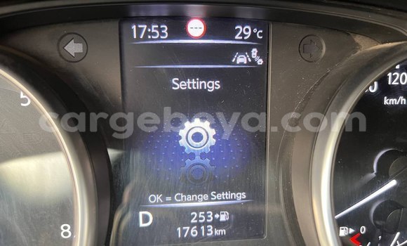 Oofamaa Nissan Qashqai Brown Makiinaa iti Addis–Ababa keessatti Ethiopia keessatti Oofamaa Nissan Qashqai Brown Makiinaa iti Addis–Ababa keessatti Ethiopia keessatti