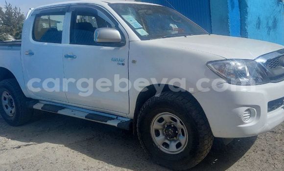 ይግዙ ያገለገለ Toyota Hilux ነጭ መኪና በ አዲስ አበባ በ ኢትዮጵያ ይግዙ ያገለገለ Toyota Hilux ነጭ መኪና በ አዲስ አበባ በ ኢትዮጵያ