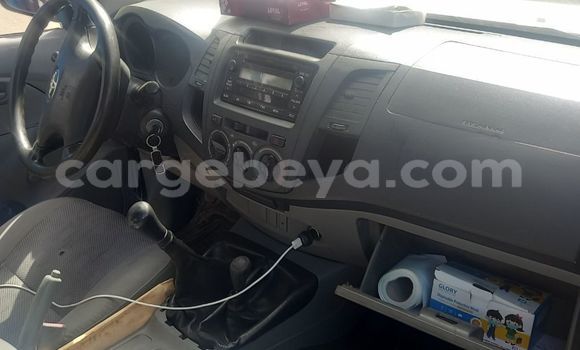 ይግዙ ያገለገለ Toyota Hilux ነጭ መኪና በ አዲስ አበባ በ ኢትዮጵያ ይግዙ ያገለገለ Toyota Hilux ነጭ መኪና በ አዲስ አበባ በ ኢትዮጵያ
