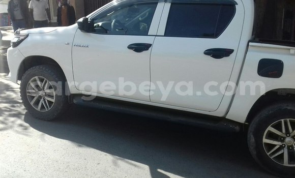 Buy Used Toyota Hilux White Car in Addis–Ababa in Ethiopia Buy Used Toyota Hilux White Car in Addis–Ababa in Ethiopia
