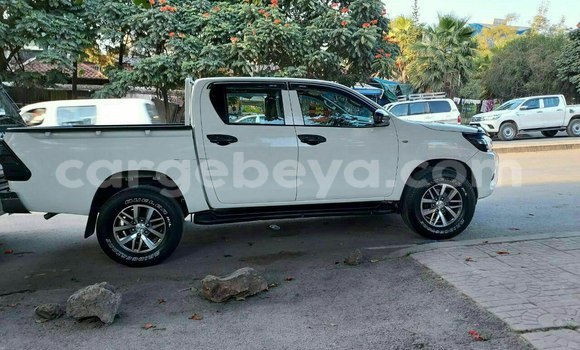 Buy Used Toyota Hilux White Car in Addis–Ababa in Ethiopia Buy Used Toyota Hilux White Car in Addis–Ababa in Ethiopia