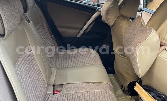 Acheter Occasion Voiture Toyota RAV4 Blanc à Addis Ababa, Ethiopie Acheter Occasion Voiture Toyota RAV4 Blanc à Addis Ababa, Ethiopie