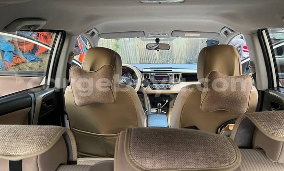 Acheter Occasion Voiture Toyota RAV4 Blanc à Addis Ababa, Ethiopie Acheter Occasion Voiture Toyota RAV4 Blanc à Addis Ababa, Ethiopie