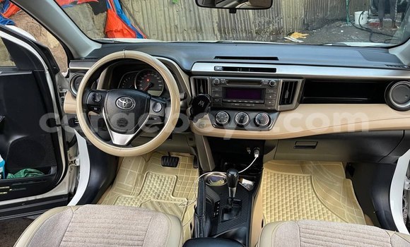 Acheter Occasion Voiture Toyota RAV4 Blanc à Addis Ababa, Ethiopie Acheter Occasion Voiture Toyota RAV4 Blanc à Addis Ababa, Ethiopie