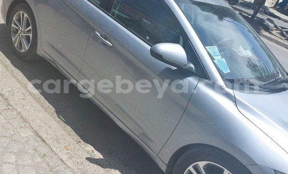 ይግዙ ያገለገለ Hyundai Elantra ሌላ መኪና በ አዲስ አበባ በ ኢትዮጵያ ይግዙ ያገለገለ Hyundai Elantra ሌላ መኪና በ አዲስ አበባ በ ኢትዮጵያ