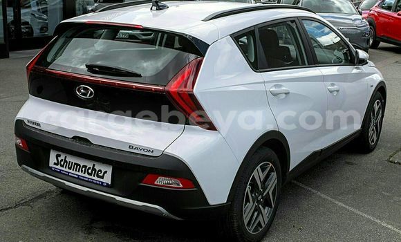Buy New Hyundai XG White Car in Addis–Ababa in Ethiopia Buy New Hyundai XG White Car in Addis–Ababa in Ethiopia