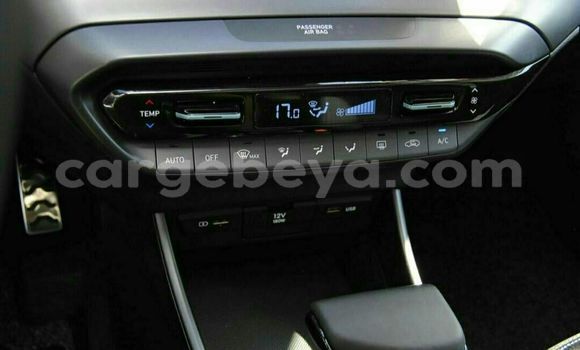 Buy New Hyundai XG White Car in Addis–Ababa in Ethiopia Buy New Hyundai XG White Car in Addis–Ababa in Ethiopia