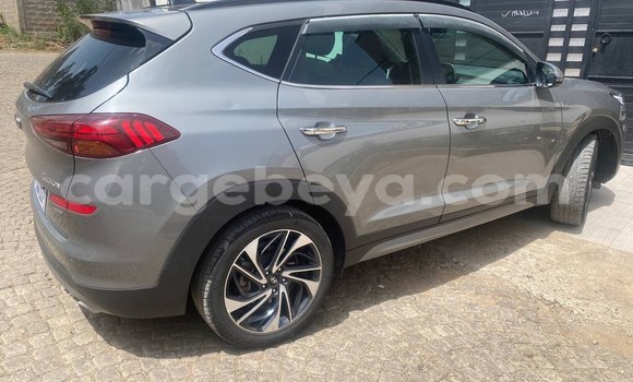 ይግዙ ያገለገለ Hyundai Tucson ሌላ መኪና በ አዲስ አበባ በ ኢትዮጵያ ይግዙ ያገለገለ Hyundai Tucson ሌላ መኪና በ አዲስ አበባ በ ኢትዮጵያ