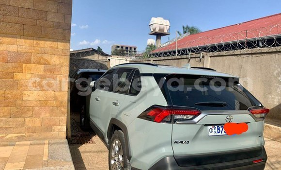 Buy Used Toyota RAV4 Green Car in Addis–Ababa in Ethiopia Buy Used Toyota RAV4 Green Car in Addis–Ababa in Ethiopia