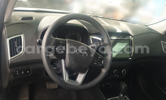 Haaraa Hyundai Creta White Makiinaa iti Addis–Ababa keessatti Ethiopia keessatti Haaraa Hyundai Creta White Makiinaa iti Addis–Ababa keessatti Ethiopia keessatti