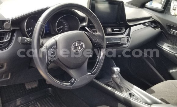 ይግዙ ያገለገለ Toyota C-HR ብር መኪና በ አዲስ አበባ በ ኢትዮጵያ ይግዙ ያገለገለ Toyota C-HR ብር መኪና በ አዲስ አበባ በ ኢትዮጵያ