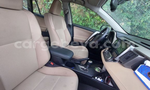 ይግዙ ያገለገለ Toyota RAV4 ሌላ መኪና በ አዲስ አበባ በ ኢትዮጵያ ይግዙ ያገለገለ Toyota RAV4 ሌላ መኪና በ አዲስ አበባ በ ኢትዮጵያ