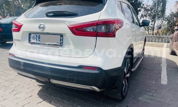 Buy Used Nissan Qashqai White Car in Addis–Ababa in Ethiopia Buy Used Nissan Qashqai White Car in Addis–Ababa in Ethiopia