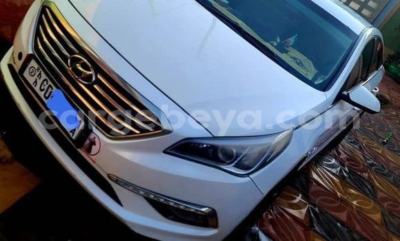 ይግዙ ያገለገለ Hyundai Sonata ነጭ መኪና በ አዲስ አበባ በ ኢትዮጵያ ይግዙ ያገለገለ Hyundai Sonata ነጭ መኪና በ አዲስ አበባ በ ኢትዮጵያ