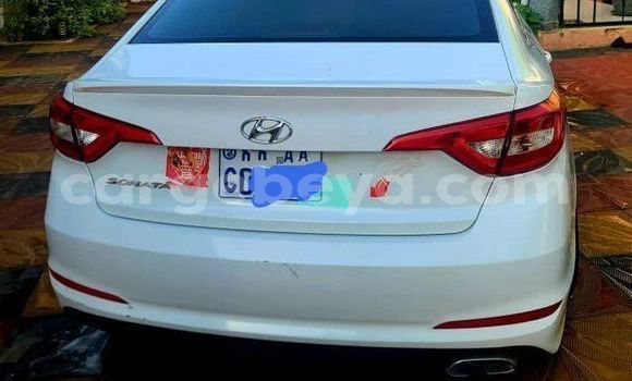 ይግዙ ያገለገለ Hyundai Sonata ነጭ መኪና በ አዲስ አበባ በ ኢትዮጵያ ይግዙ ያገለገለ Hyundai Sonata ነጭ መኪና በ አዲስ አበባ በ ኢትዮጵያ