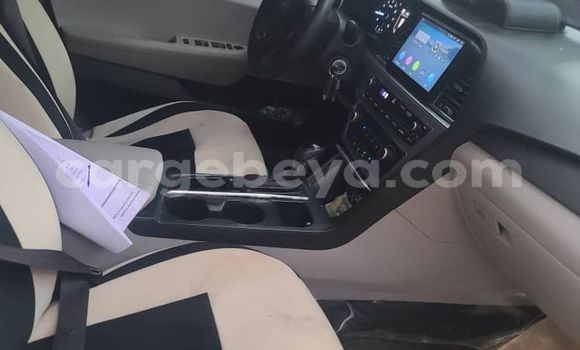 ይግዙ ያገለገለ Hyundai Sonata ነጭ መኪና በ አዲስ አበባ በ ኢትዮጵያ ይግዙ ያገለገለ Hyundai Sonata ነጭ መኪና በ አዲስ አበባ በ ኢትዮጵያ