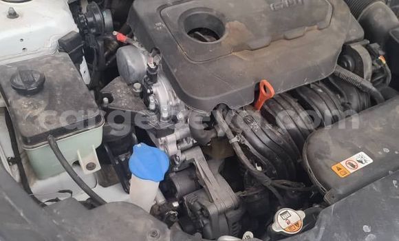 ይግዙ ያገለገለ Hyundai Sonata ነጭ መኪና በ አዲስ አበባ በ ኢትዮጵያ ይግዙ ያገለገለ Hyundai Sonata ነጭ መኪና በ አዲስ አበባ በ ኢትዮጵያ