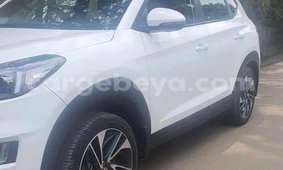 Buy Used Hyundai Tucson White Car in Addis–Ababa in Ethiopia Buy Used Hyundai Tucson White Car in Addis–Ababa in Ethiopia