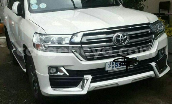 Buy Used Toyota Land Cruiser White Car in Addis–Ababa in Ethiopia Buy Used Toyota Land Cruiser White Car in Addis–Ababa in Ethiopia