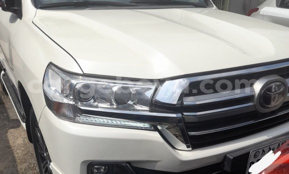 Buy Used Toyota Land Cruiser White Car in Addis–Ababa in Ethiopia Buy Used Toyota Land Cruiser White Car in Addis–Ababa in Ethiopia