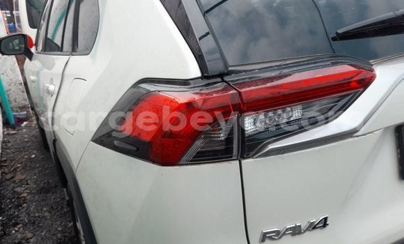 Buy Used Toyota RAV4 White Car in Addis–Ababa in Ethiopia Buy Used Toyota RAV4 White Car in Addis–Ababa in Ethiopia