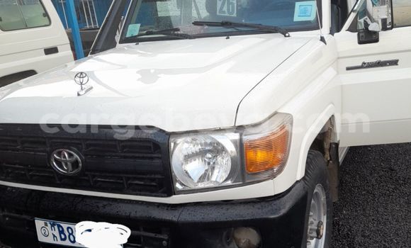 Buy Used Toyota Land Cruiser White Car in Addis–Ababa in Ethiopia Buy Used Toyota Land Cruiser White Car in Addis–Ababa in Ethiopia
