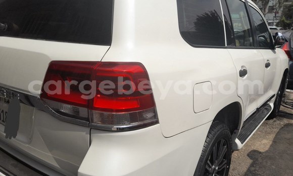 Buy Used Toyota Land Cruiser White Car in Addis–Ababa in Ethiopia Buy Used Toyota Land Cruiser White Car in Addis–Ababa in Ethiopia