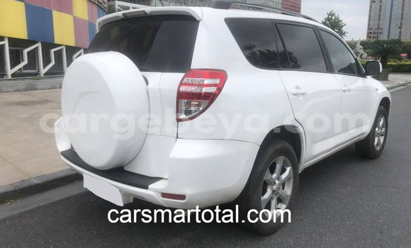 Buy Used Toyota RAV4 White Car in Adet in Amhara Buy Used Toyota RAV4 White Car in Adet in Amhara