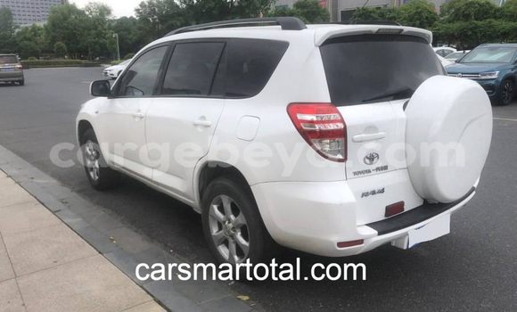 Buy Used Toyota RAV4 White Car in Adet in Amhara Buy Used Toyota RAV4 White Car in Adet in Amhara