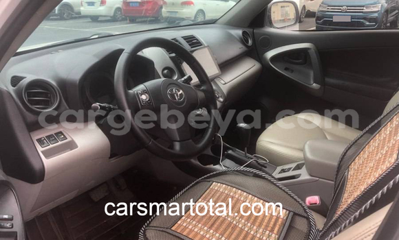 Buy Used Toyota RAV4 White Car in Adet in Amhara Buy Used Toyota RAV4 White Car in Adet in Amhara