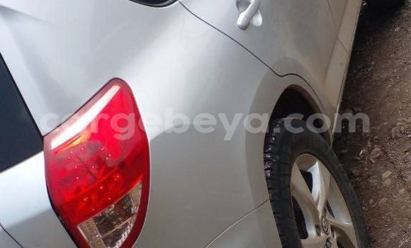 Oofamaa Toyota RAV4 Silver Makiinaa iti Addis–Ababa keessatti Ethiopia keessatti Oofamaa Toyota RAV4 Silver Makiinaa iti Addis–Ababa keessatti Ethiopia keessatti