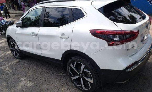 Buy Used Nissan Qashqai White Car in Addis–Ababa in Ethiopia Buy Used Nissan Qashqai White Car in Addis–Ababa in Ethiopia