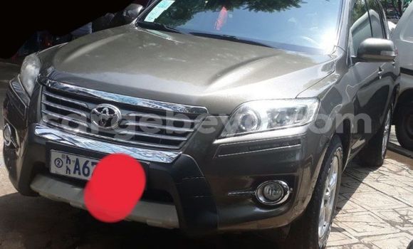Buy Used Toyota RAV4 Silver Car in Addis–Ababa in Ethiopia Buy Used Toyota RAV4 Silver Car in Addis–Ababa in Ethiopia
