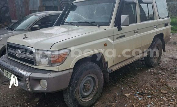 ይግዙ ያገለገለ Toyota Mark II ነጭ መኪና በ አዲስ አበባ በ ኢትዮጵያ ይግዙ ያገለገለ Toyota Mark II ነጭ መኪና በ አዲስ አበባ በ ኢትዮጵያ