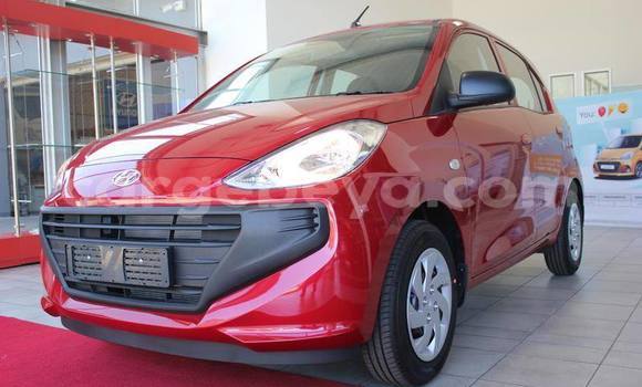 Haaraa Hyundai Atos Red Makiinaa iti Addis–Ababa keessatti Ethiopia keessatti Haaraa Hyundai Atos Red Makiinaa iti Addis–Ababa keessatti Ethiopia keessatti