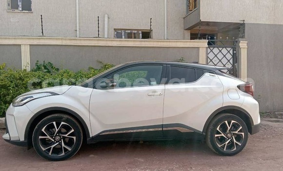 Buy Used Toyota C-HR White Car in Addis–Ababa in Ethiopia Buy Used Toyota C-HR White Car in Addis–Ababa in Ethiopia