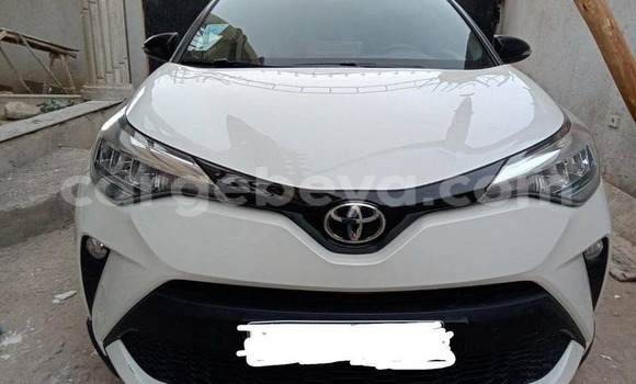 Buy Used Toyota C-HR White Car in Addis–Ababa in Ethiopia Buy Used Toyota C-HR White Car in Addis–Ababa in Ethiopia
