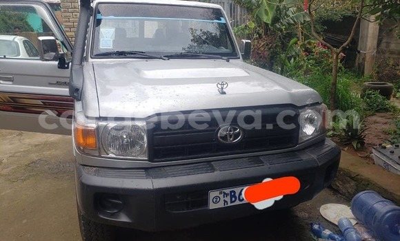Buy Used Toyota Land Cruiser Silver Car in Addis–Ababa in Ethiopia Buy Used Toyota Land Cruiser Silver Car in Addis–Ababa in Ethiopia