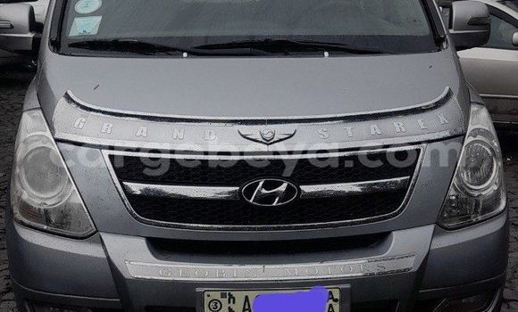 Buy Used Hyundai Starex (H-1) Silver Car in Addis–Ababa in Ethiopia Buy Used Hyundai Starex (H-1) Silver Car in Addis–Ababa in Ethiopia