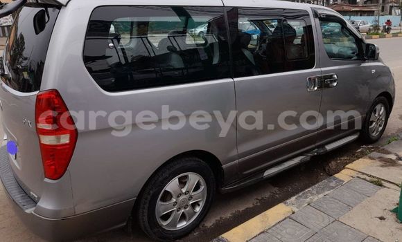 ይግዙ ያገለገለ Hyundai Starex (H-1) ብር መኪና በ አዲስ አበባ በ ኢትዮጵያ ይግዙ ያገለገለ Hyundai Starex (H-1) ብር መኪና በ አዲስ አበባ በ ኢትዮጵያ