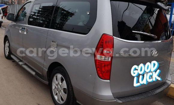 ይግዙ ያገለገለ Hyundai Starex (H-1) ብር መኪና በ አዲስ አበባ በ ኢትዮጵያ ይግዙ ያገለገለ Hyundai Starex (H-1) ብር መኪና በ አዲስ አበባ በ ኢትዮጵያ